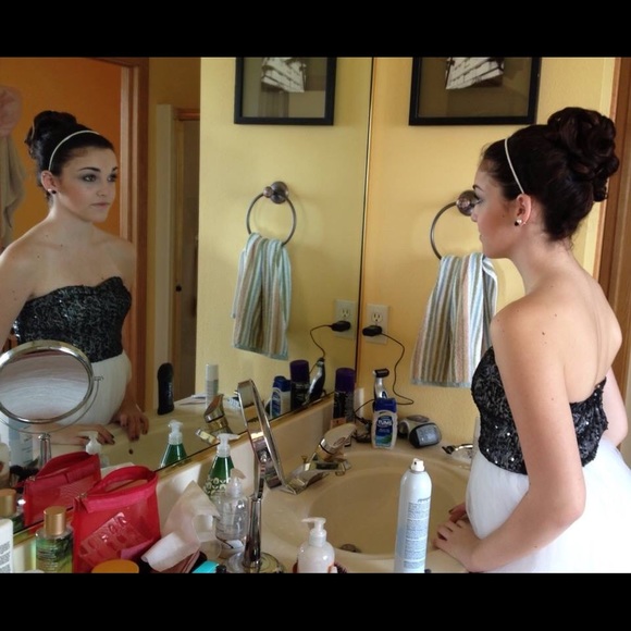 Formal Dress - Picture 2 of 5